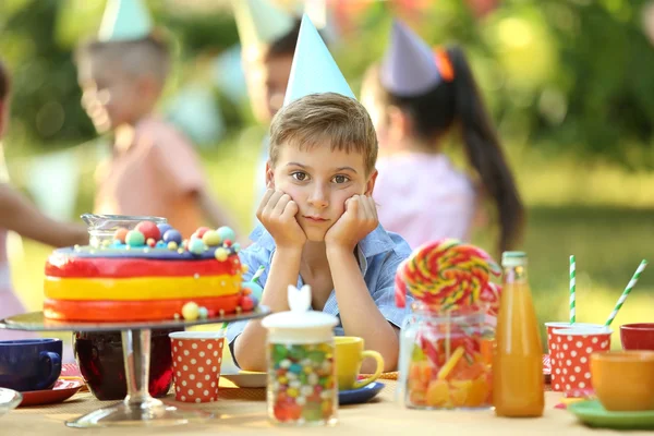 Kinder Feiern Geburtstag Park — Stockfoto