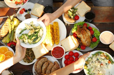 Plaka geçen arkadaşlar