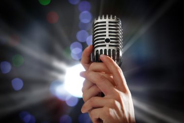 El vintage mikrofon ile  