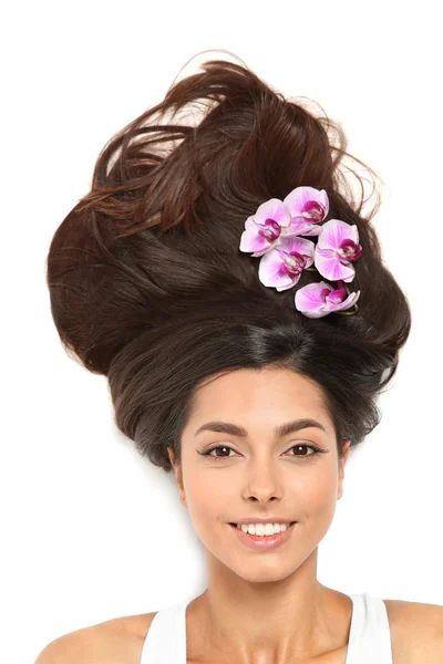 Menina Bonita Com Flores Cabelo Isolado Branco — Fotografia de Stock