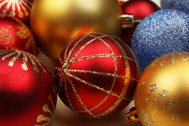 Noel süslemeleri yığını