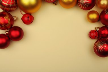 Noel süslemeleri yığını