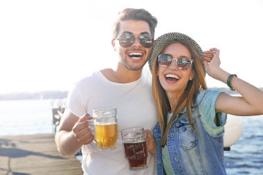 Kaç bira nehirde dışarı asılı