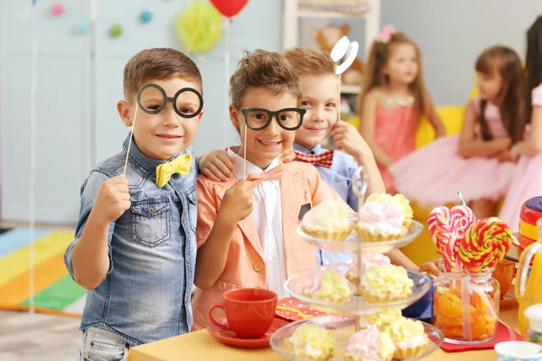 Grappig Verjaardagsfeest Voor Kinderen Ingerichte Kamer — Stockfoto