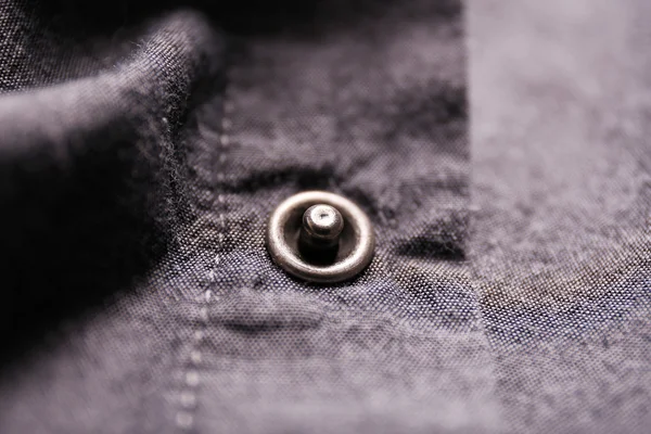 Detail van een shirt knop, close-up — Stockfoto