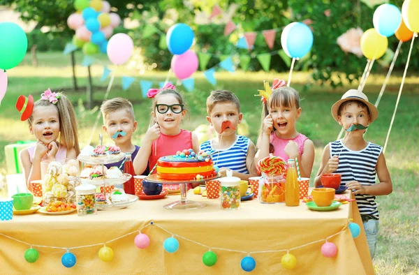 Children Celebrating Birthday Park — Stock Photo, Image