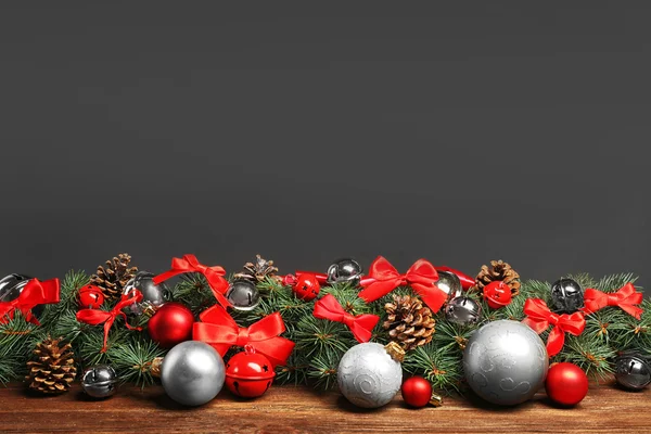 Vánoční složení s míčky — Stock fotografie