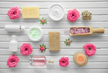 Kozmetik krem ile kompozisyon 