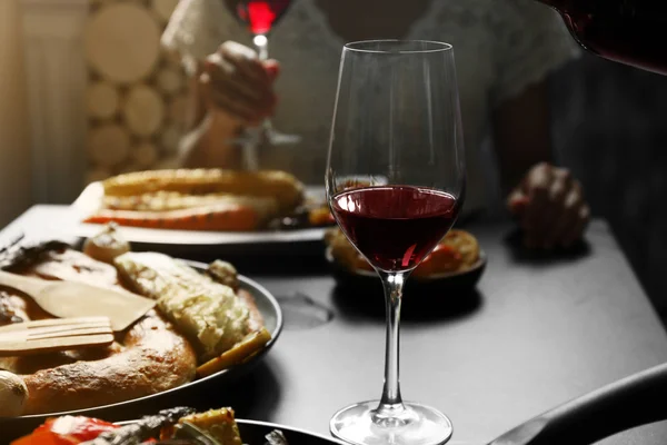 Delicious dinner with grilled vegetables and wine — Stock Photo, Image