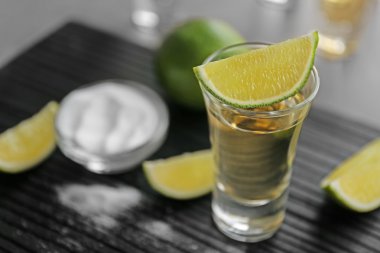  Kireç ile altın tequila