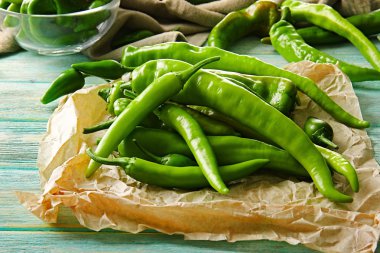 Kağıt peçete üzerine Yeşil kağıtları