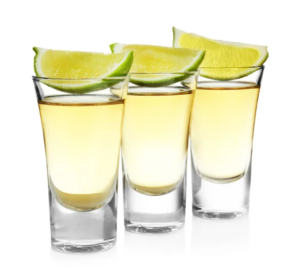 Tequila de oro con lima —  Fotos de Stock