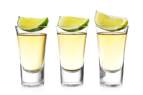 Tequila de ouro com limão — Fotografia de Stock