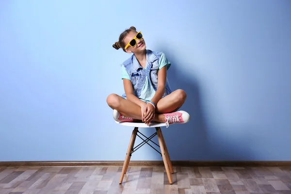 Cute young girl posing — Stock Photo, Image