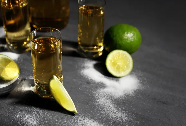 Gold Tequila Schuss — Stockfoto