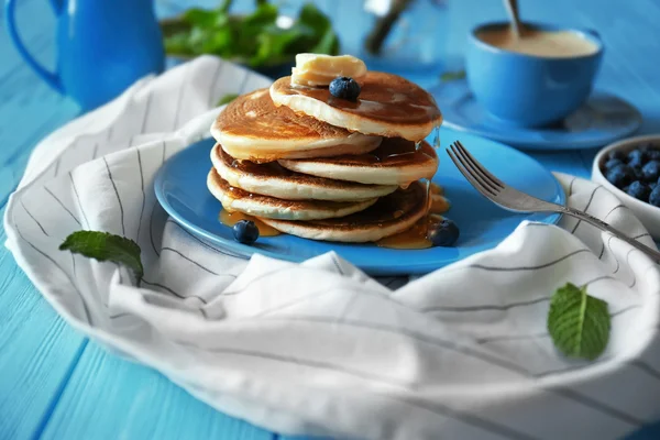 Läckra pannkakor med blåbär — Stockfoto