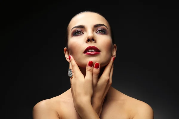 Modelo con maquillaje brillante — Foto de Stock