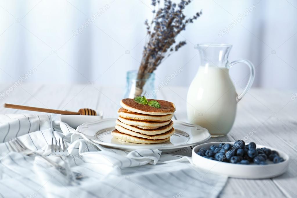 Tasty pancakes with blueberries