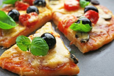 Güzel pizza dilimlenmiş 