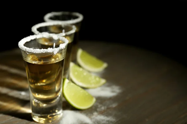 Ouro tiros de tequila — Fotografia de Stock