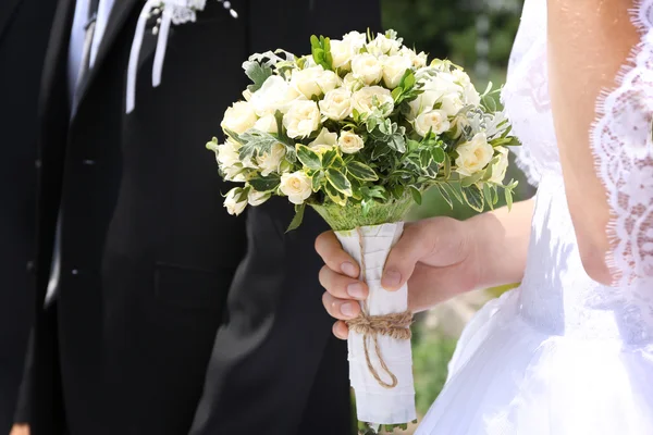 Snoubenka a snoubenec na svatební obřad — Stock fotografie