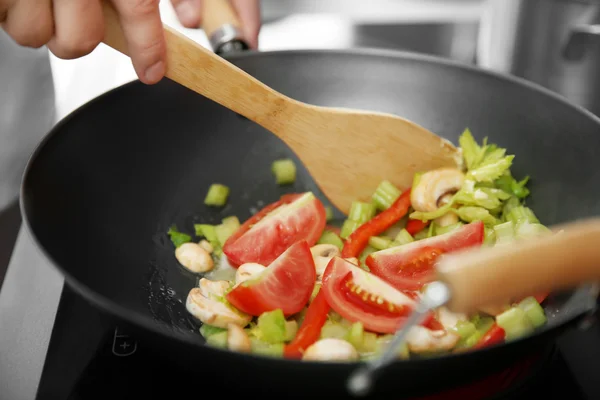 Mistura de legumes na panela — Fotografia de Stock