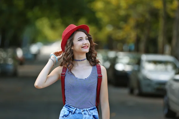 Bela jovem menina — Fotografia de Stock