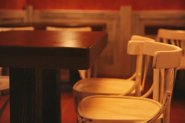 White Chairs Wooden Tables Cafe — Stock Photo, Image