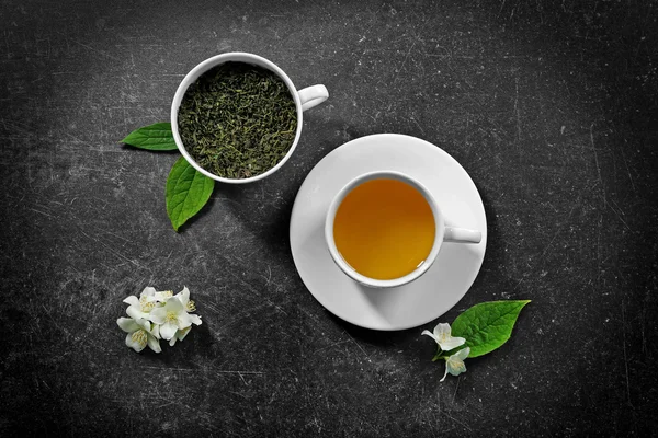 Tea with jasmine flowers — Stock Photo, Image