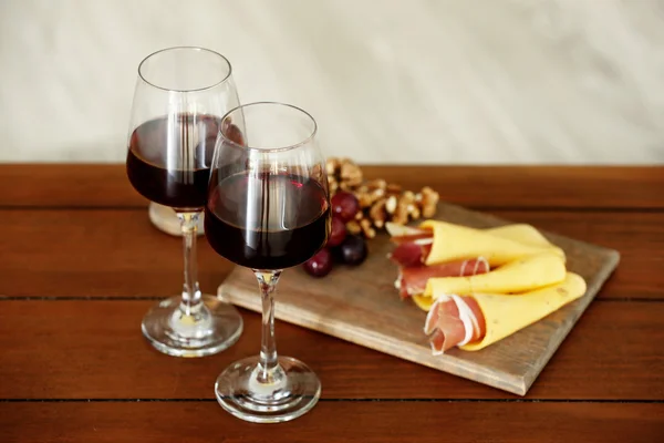 Brýle s červeným vínem — Stock fotografie