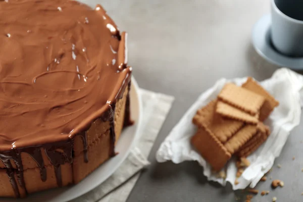 Kekskuchen mit geschmolzener Schokolade — Stockfoto