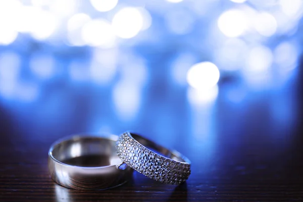 Hermosos anillos de boda — Foto de Stock