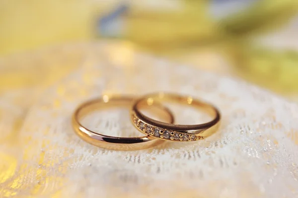 Hermosos anillos de boda — Foto de Stock