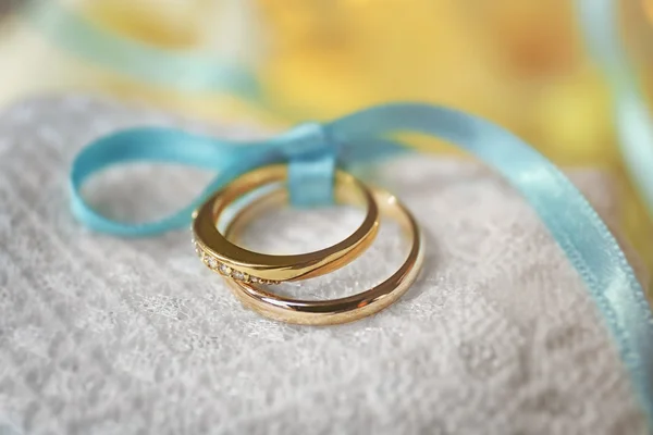 Hermosos anillos de boda — Foto de Stock