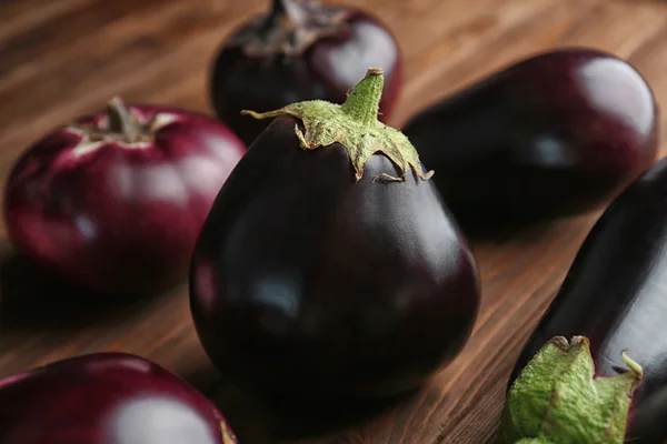 Fresh ripe eggplants — Stock Photo, Image