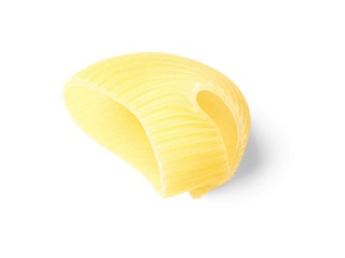 Makarna, üzerinde beyaz izole