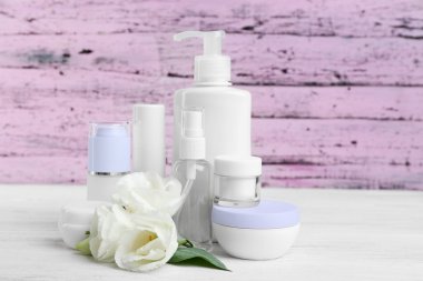 Farklı Kozmetik Şişeler