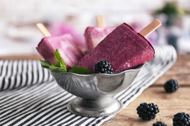 Meyve lezzetli dondurma 