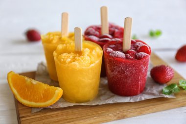 Meyve lezzetli dondurma 