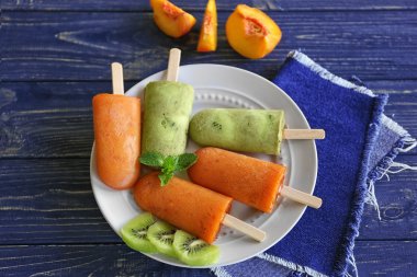 Meyve lezzetli dondurma 