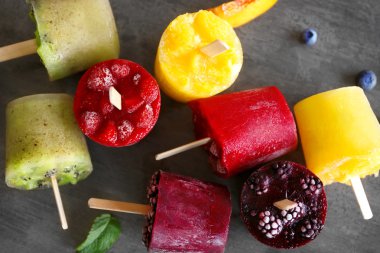 Meyve lezzetli dondurma 