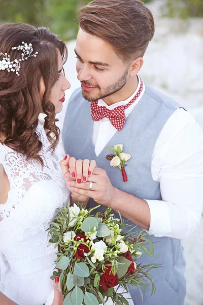 Noiva e noivo no dia do casamento — Fotografia de Stock