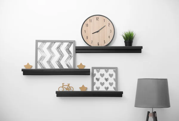 Shelves with home decor — Stock Photo, Image