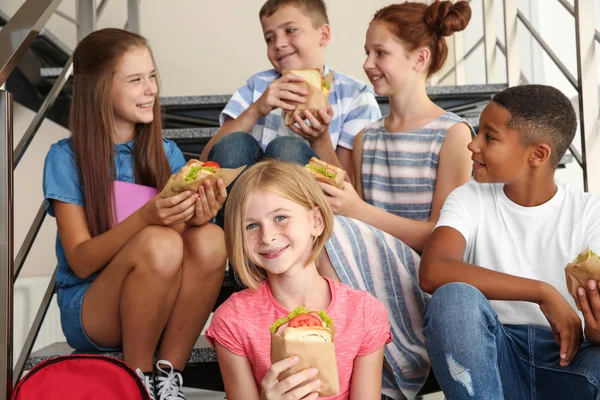 Schoolchildren Eating Sandwiches While Sitting Stair Steps School — Stock Photo, Image