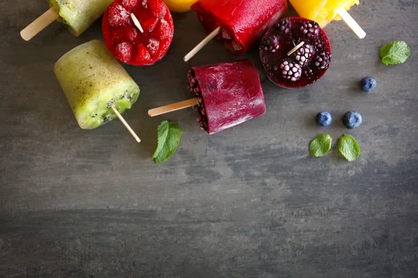 Tasty fruit ice-cream — Stock Photo, Image