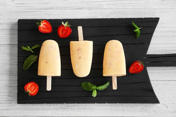 Sabroso helado de frutas — Foto de Stock