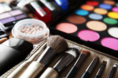 Profesyonel makyaj aksesuarları  