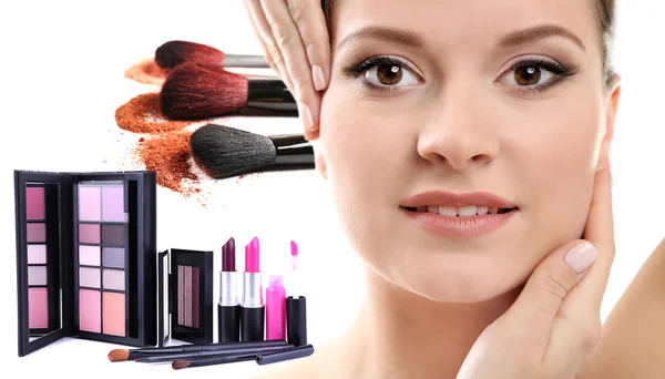 Vacker Kvinna Ansikte Med Professionell Makeup Detaljer — Stockfoto