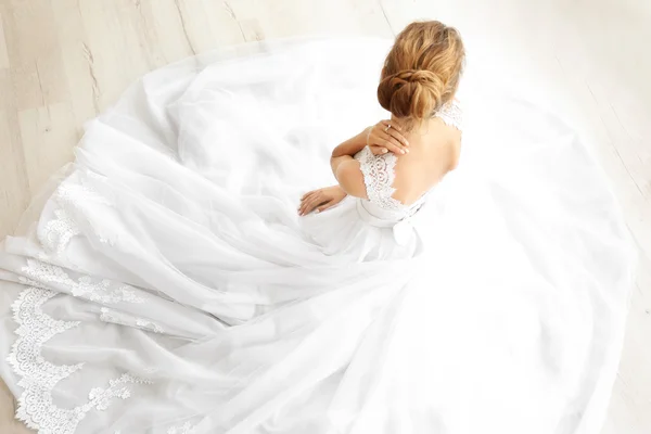 Sposa in abito da sposa — Foto Stock