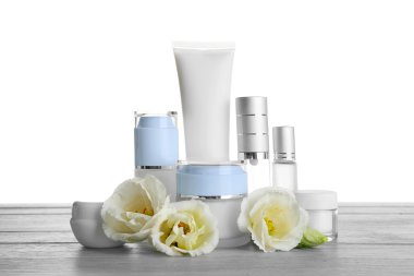 Farklı Kozmetik Şişeler